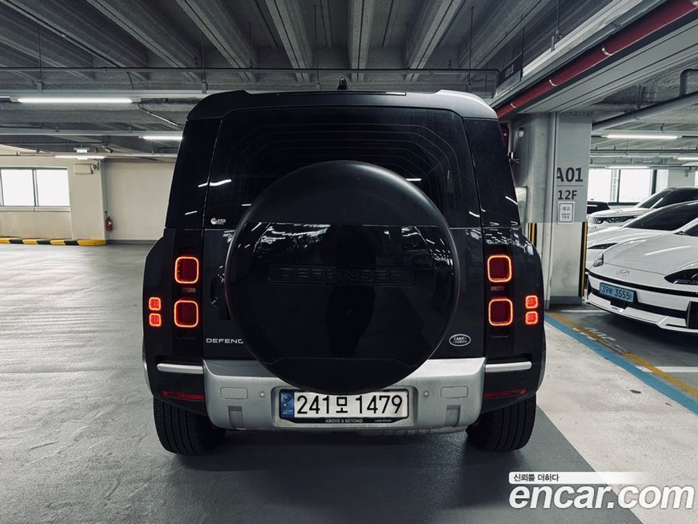 Land Rover Defender (L663) 110 D300 HSE (11.2022)