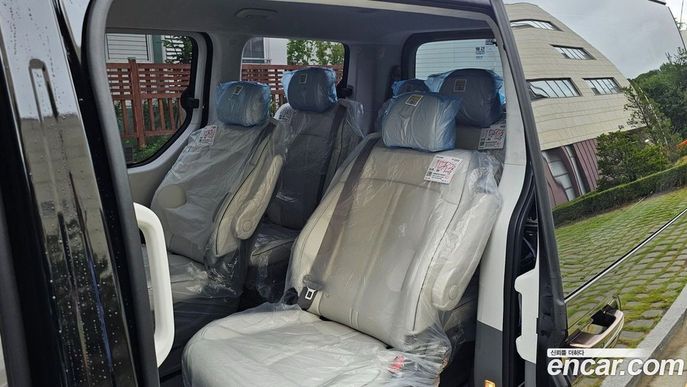 Hyundai Staria 4WD 라운지 9-и местный (08.2023)