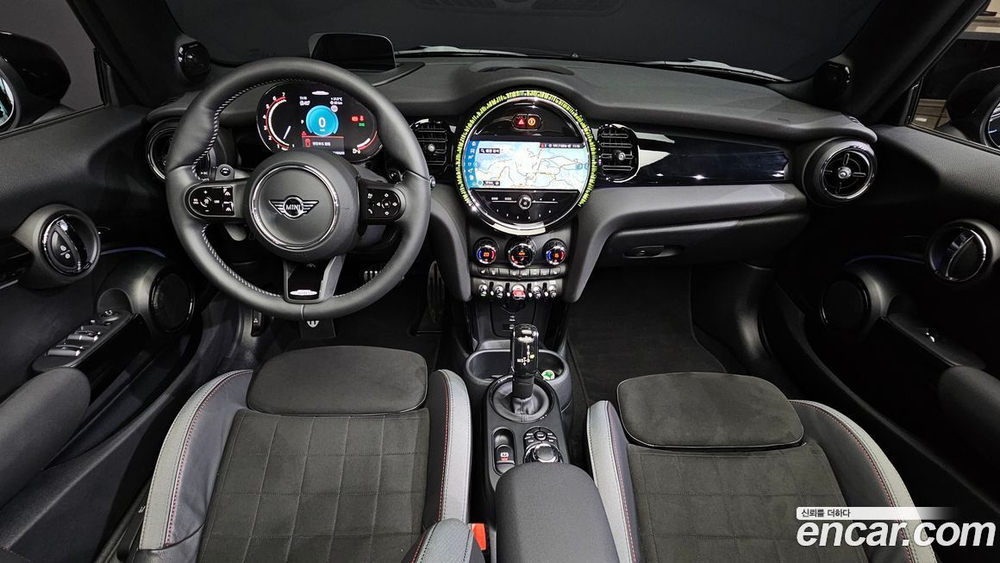 Mini Cooper S Convertible JCW (05.2023)