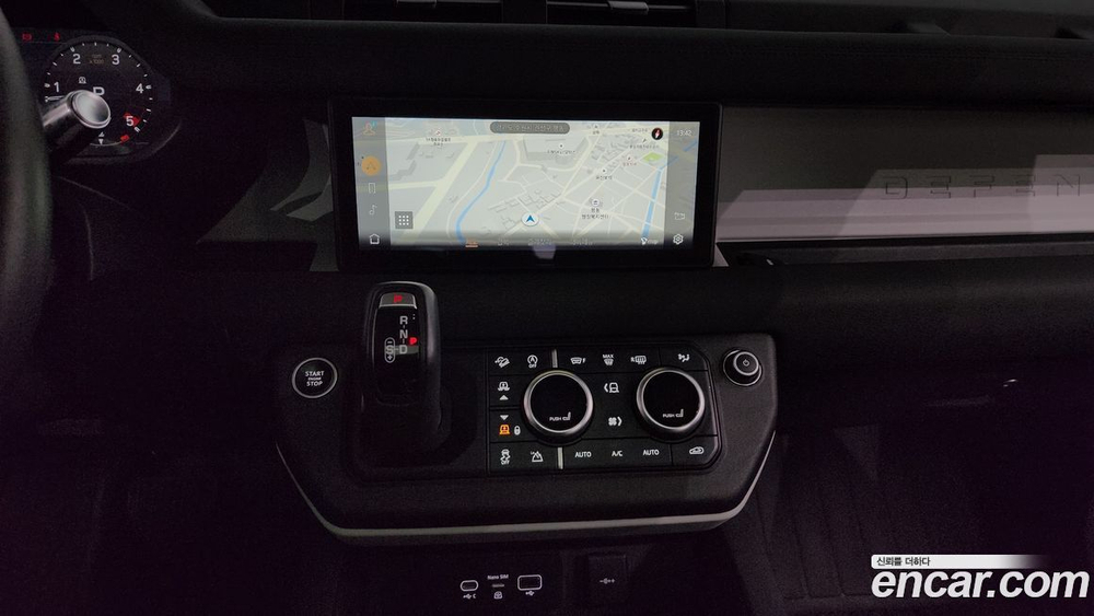 Land Rover Defender (L663) 110 D240 SE (12.2020)