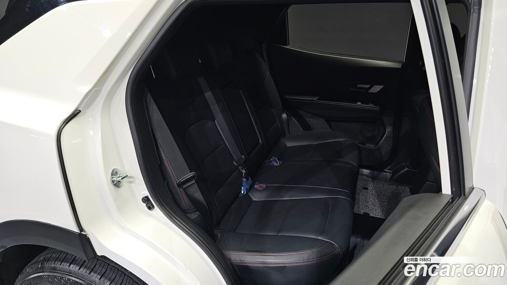 KG Mobility (Ssangyong) Beautiful Korando Бензин 1.5 2WD R-플러스 (01.2022)