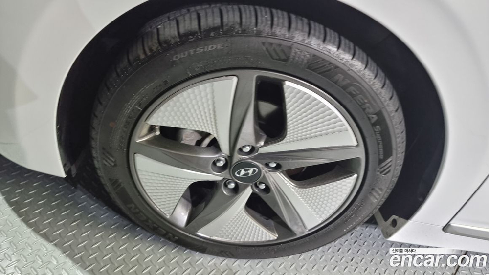 Hyundai The New Ionic Hybrid 1.6 HEV (12.2019)