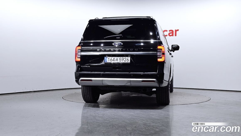Ford Expedition Platinum 4WD (12.2022)
