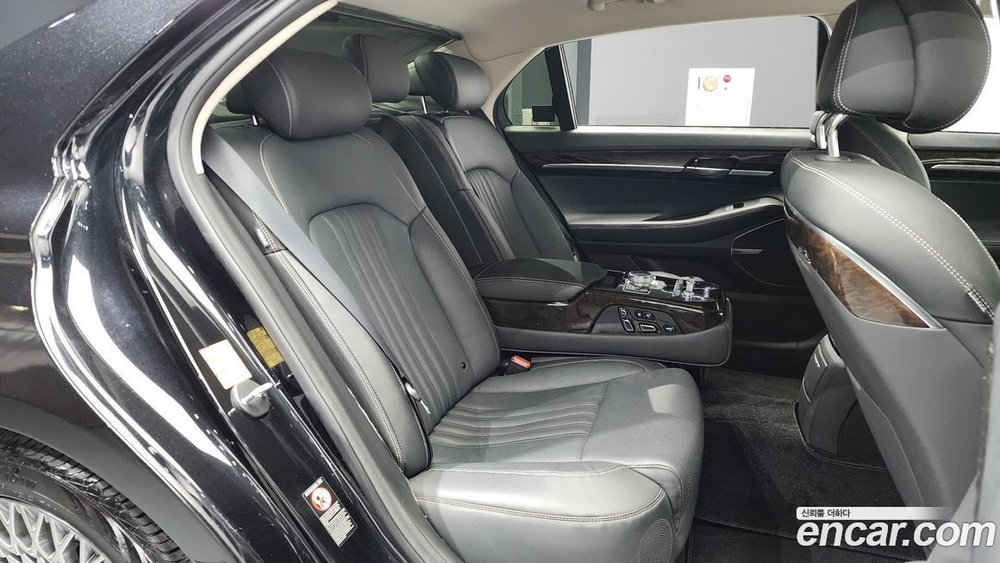 Genesis G90 3.3 T AWD (12.2019)