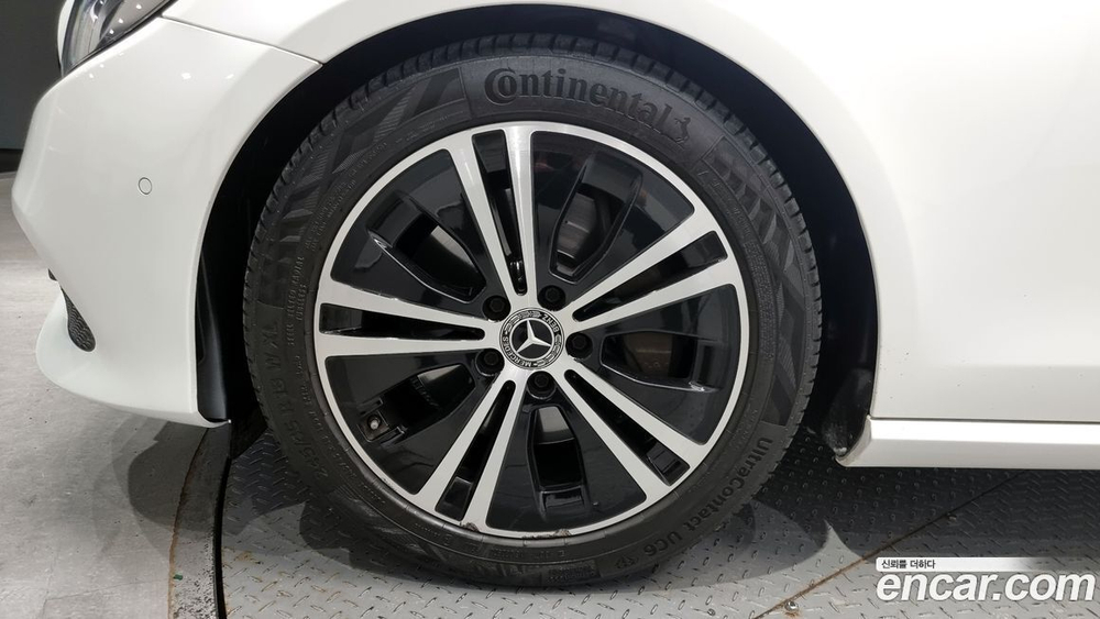 Mercedes-Benz E-Class W213 E300 Avangarde (06.2020)