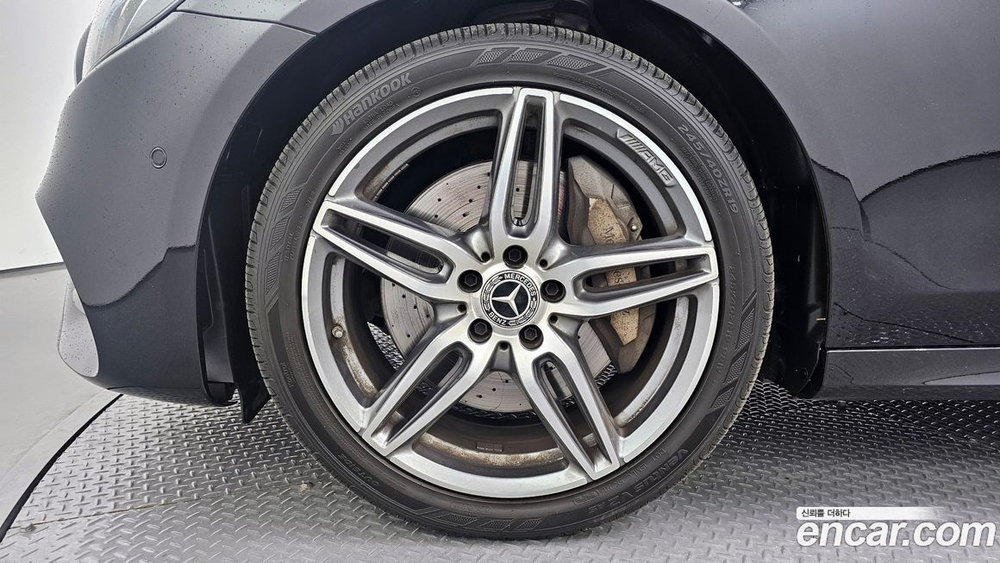 Mercedes-Benz E-Class W213 E300 4MATIC AMG Line (04.2020)