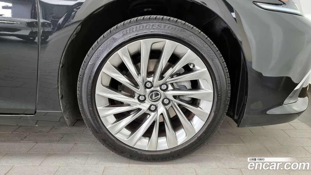 Lexus ES300h 7 Generation Executive (10.2021)