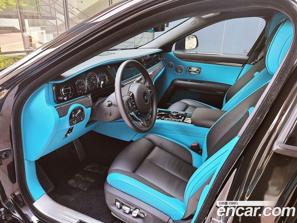 Rolls-Royce Ghost 2 Generation 6.7 V12 Черный Badge (07.2022)