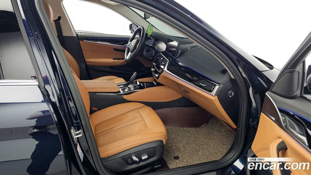 BMW 5 Series (G30) 520i Luxury (04.2020)