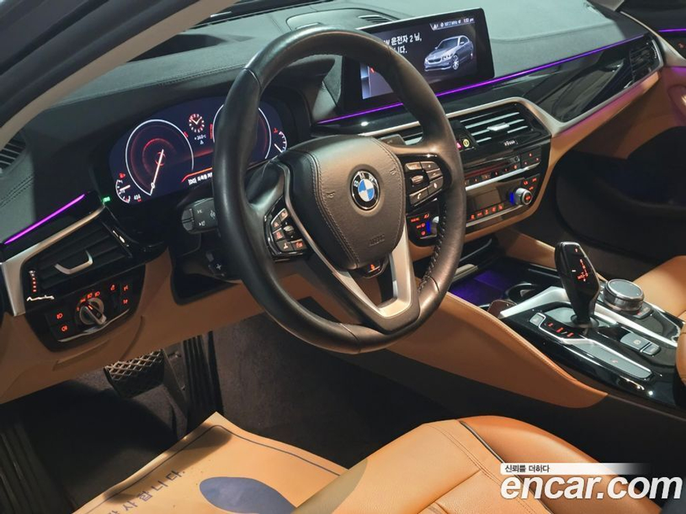 BMW 5 Series (G30) 520i Luxury (09.2019)