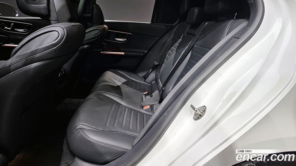 Mercedes-Benz C-Class W206 C300 4MATIC AMG Line (08.2023)
