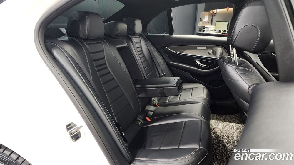 Mercedes-Benz E-Class W213 E350 4MATIC AMG Line (08.2019)