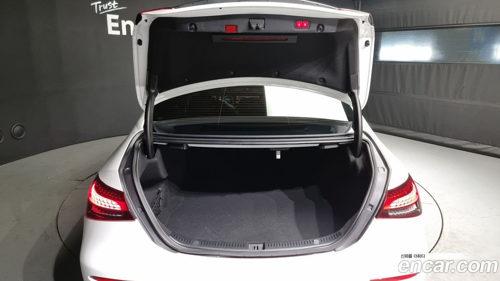 Mercedes-Benz E-Class W213 E250 Exclusive (09.2022)