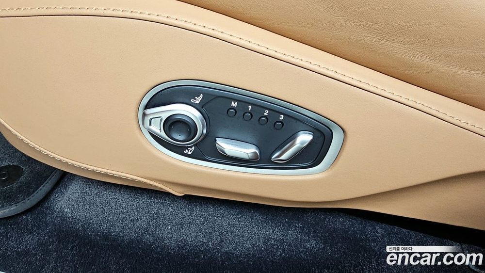 Aston Martin DBX 4.0 V8 707 (03.2023)