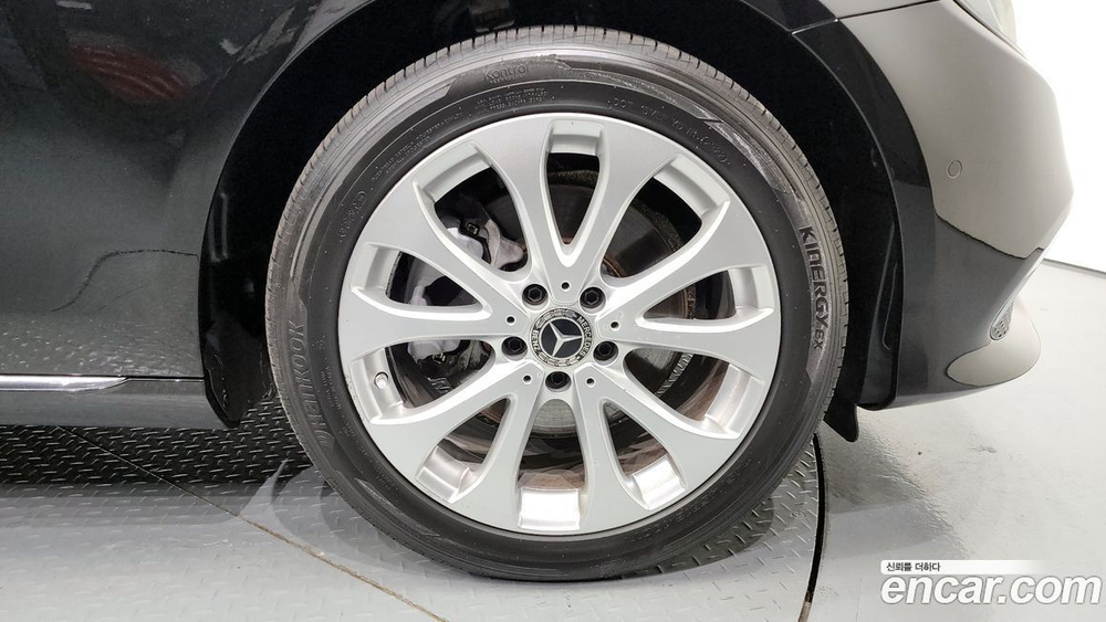 Mercedes-Benz E-Class W213 E220d 4MATIC Exclusive (10.2019)