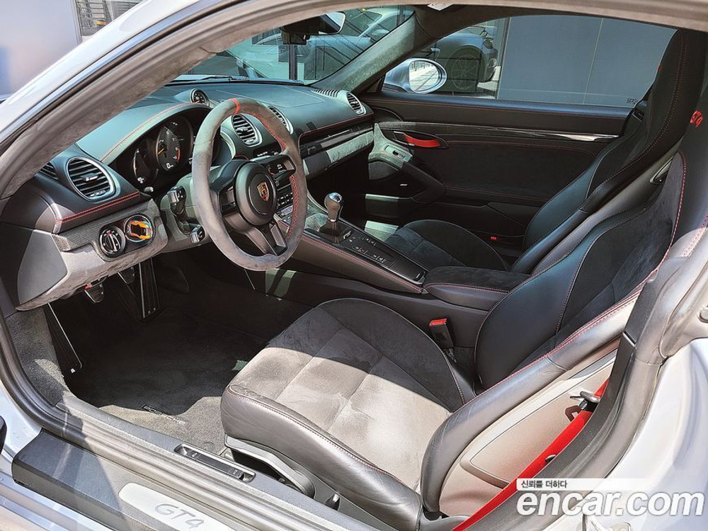 Porsche 718 Cayman 4.0 GT4 (12.2020)