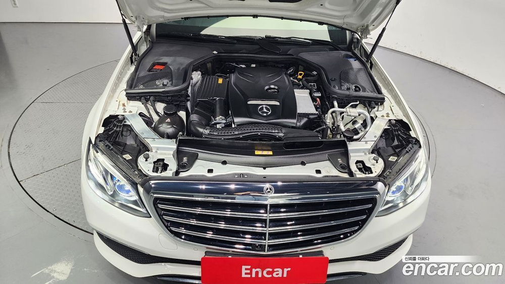 Mercedes-Benz E-Class W213 E300 4MATIC Exclusive (09.2019)