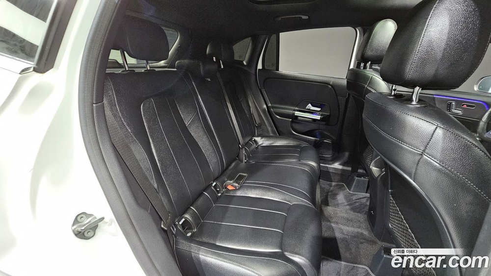 Mercedes-Benz GLA-Class H247 GLA220 (03.2021)