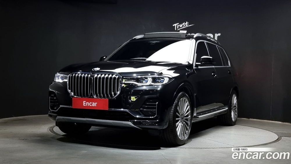 BMW X7 (G07) xDrive 40i Design Pure Excellence 7-и местный (07.2021)