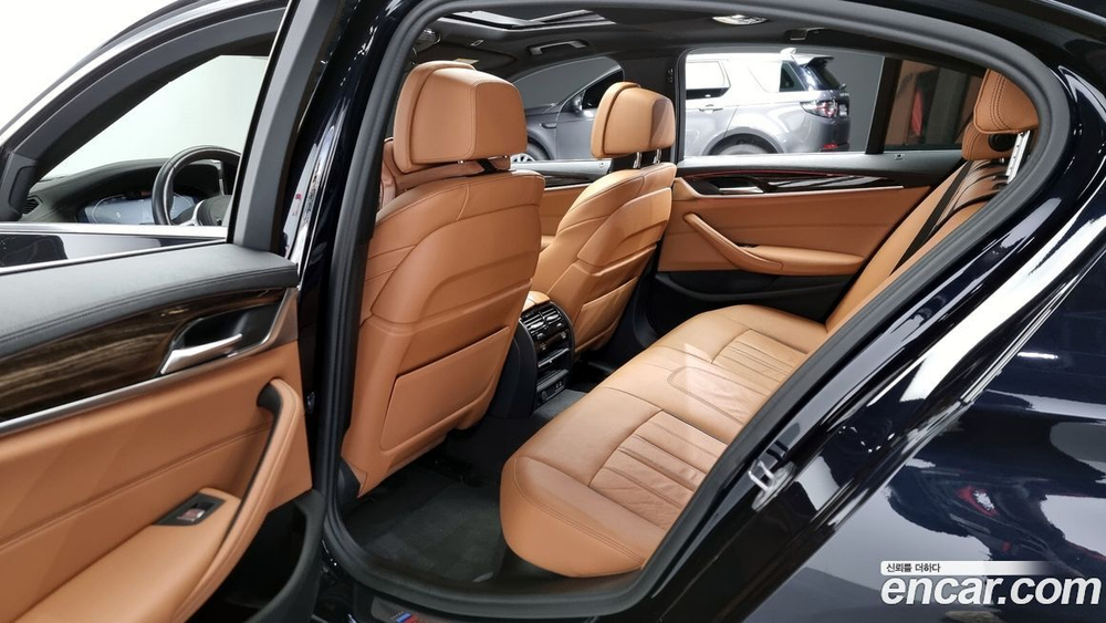 BMW 5 Series (G30) 520i M Sports (10.2021)