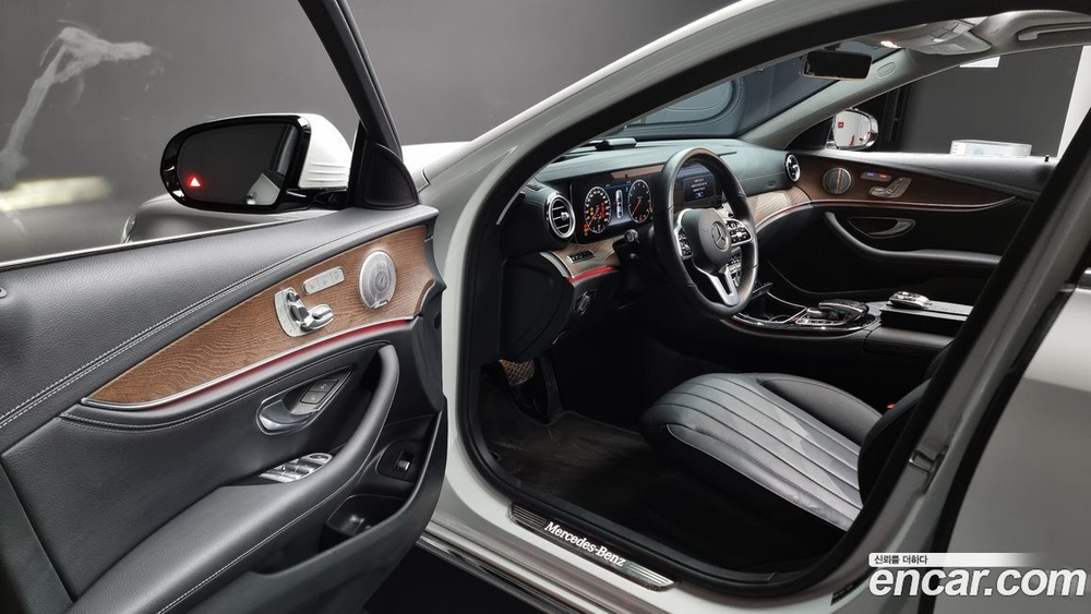Mercedes-Benz E-Class W213 E300 4MATIC Exclusive (09.2020)