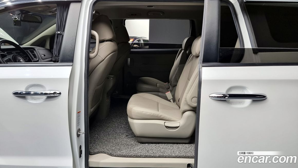 Kia The New Carnival (Sedona) 9-и местный Luxury (05.2020)