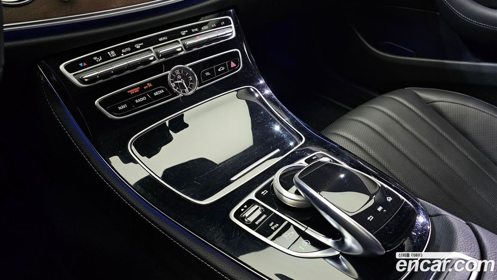 Mercedes-Benz E-Class W213 E300 4MATIC Exclusive (02.2020)