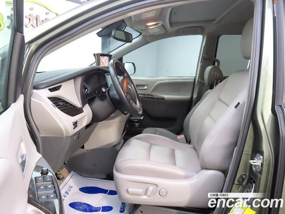Toyota Sienna 3.5 (12.2019)