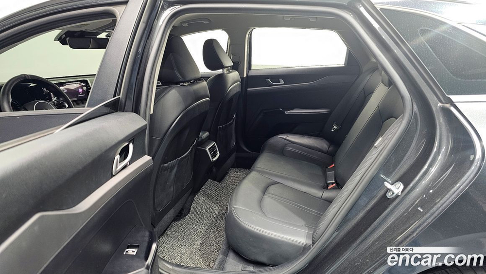 Kia K5 (Optima) 3 Generation 2.0 (01.2020)