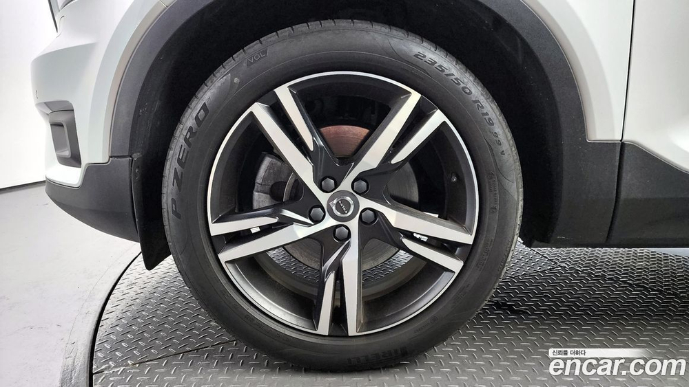 Volvo XC40 B4 R-Design (10.2020)