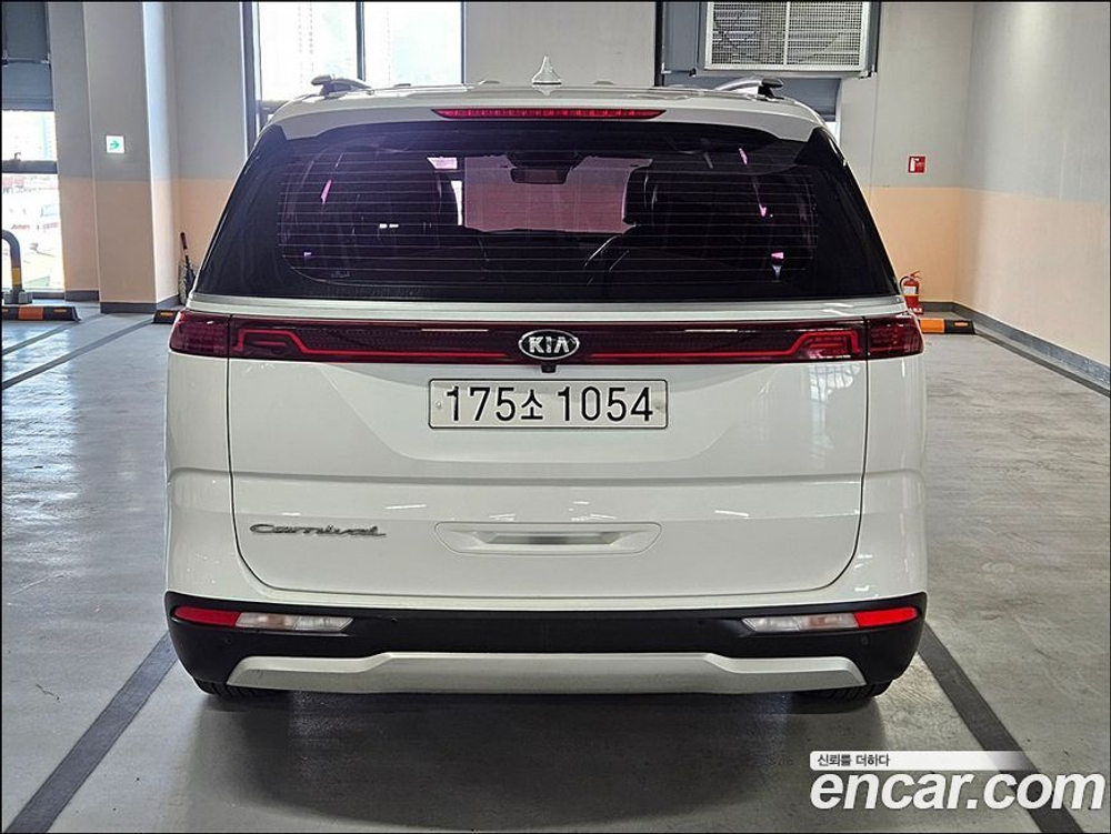 Kia Carnival (Sedona) 4 Generation 9-и местный Prestige (10.2020)