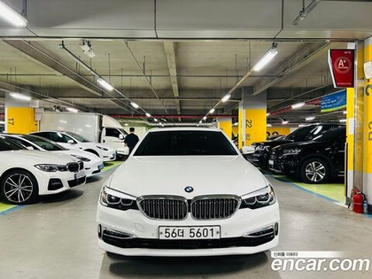 BMW 5 Series (G30) 520i Luxury (08.2019)