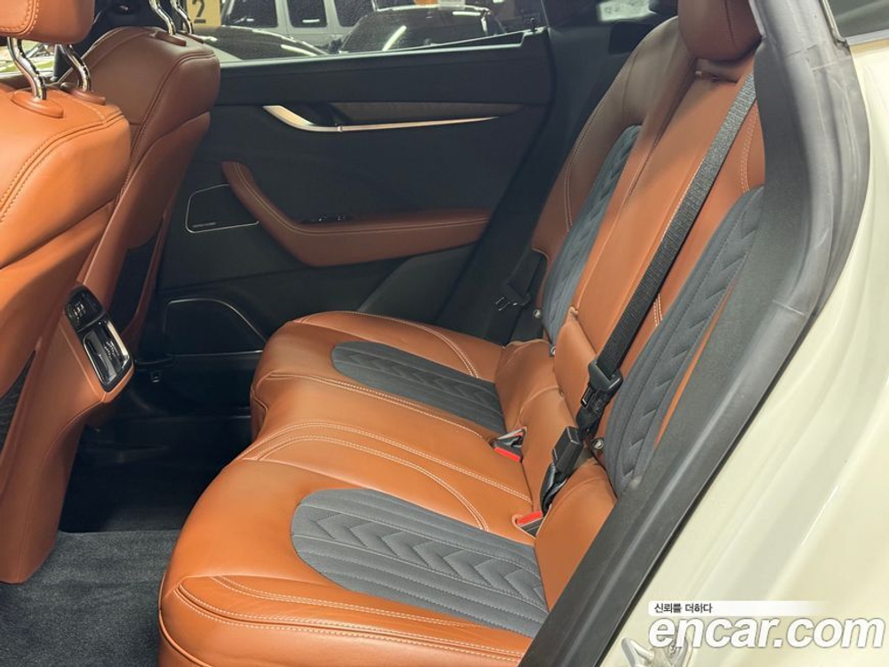 Maserati Levante 3.0 AWD GranLusso (05.2020)