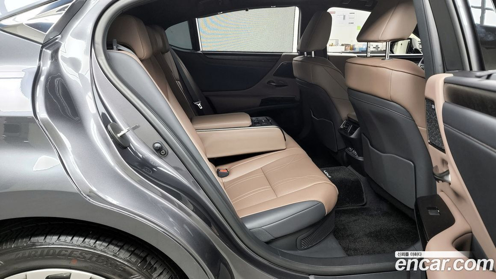 Lexus ES300h 7 Generation Executive (06.2023)