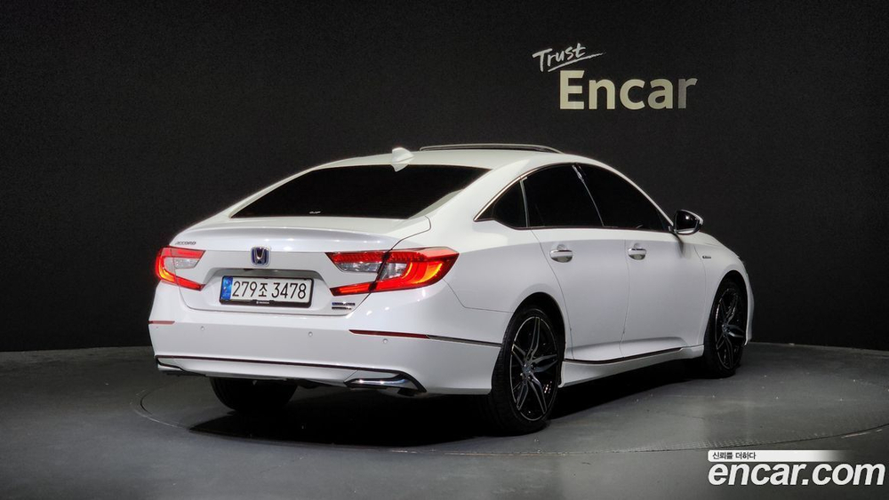 Honda Accord 10 Generation 2.0 Hybrid Touring (11.2021)