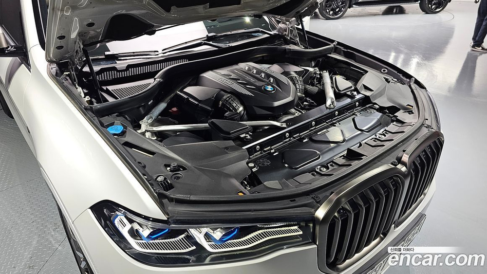 BMW X7 (G07) M50i 6-и местный (07.2021)