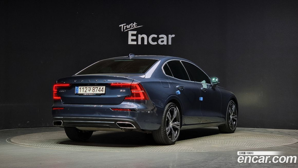 Volvo S60 3 Generation B5 Inscription (01.2021)