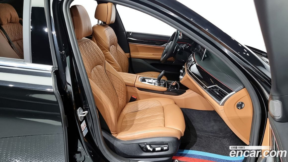 BMW 7 Series (G11) 740i M Sports (03.2021)