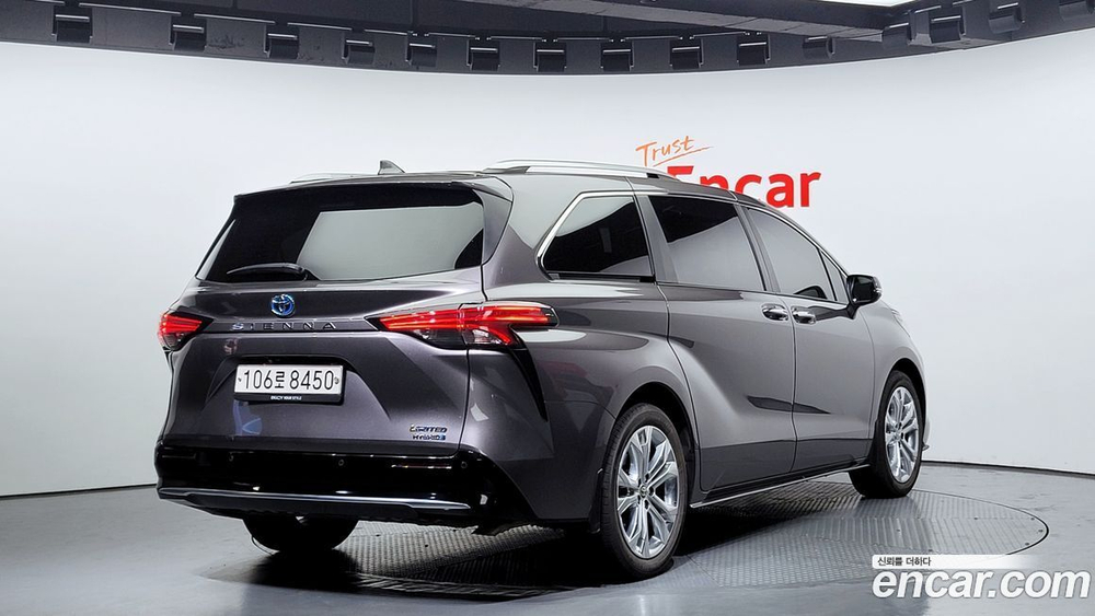 Toyota Sienna 4 Generation 2.5 Hybrid 2WD (02.2022)