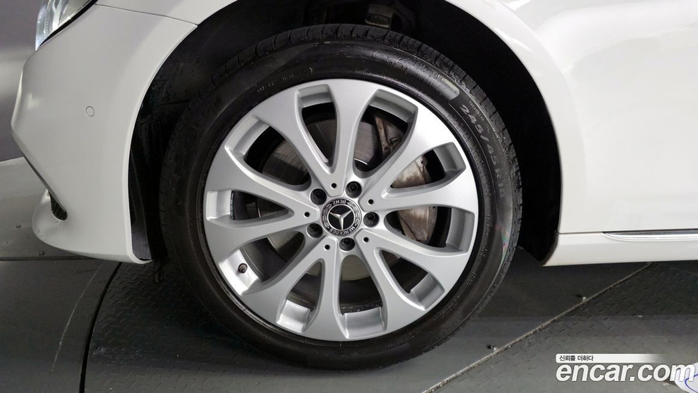 Mercedes-Benz E-Class W213 E300 4MATIC Exclusive (12.2019)