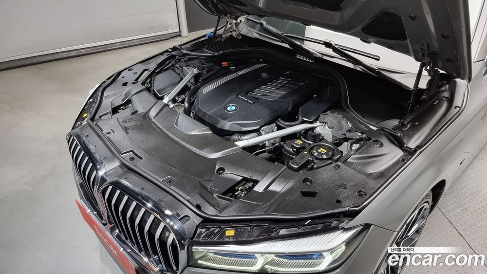 BMW 7 Series (G11) 740i M Sports (01.2021)
