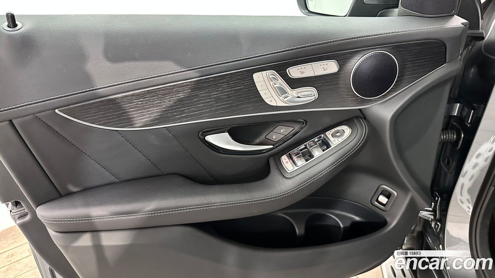 Mercedes-Benz GLC-Class X254 GLC300 4MATIC Coupe (12.2022)