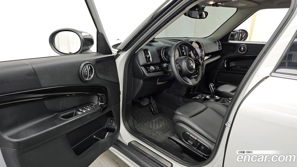 Mini Cooper Countryman Classic Plus (02.2022)