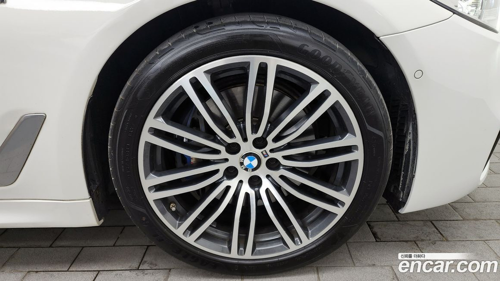 BMW 5 Series (G30) 530i M Sports Plus (08.2020)