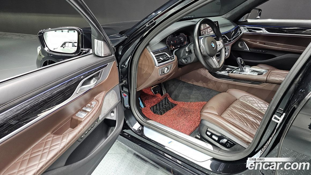 BMW 7 Series (G11) 740Li xDrive M Sports (02.2022)