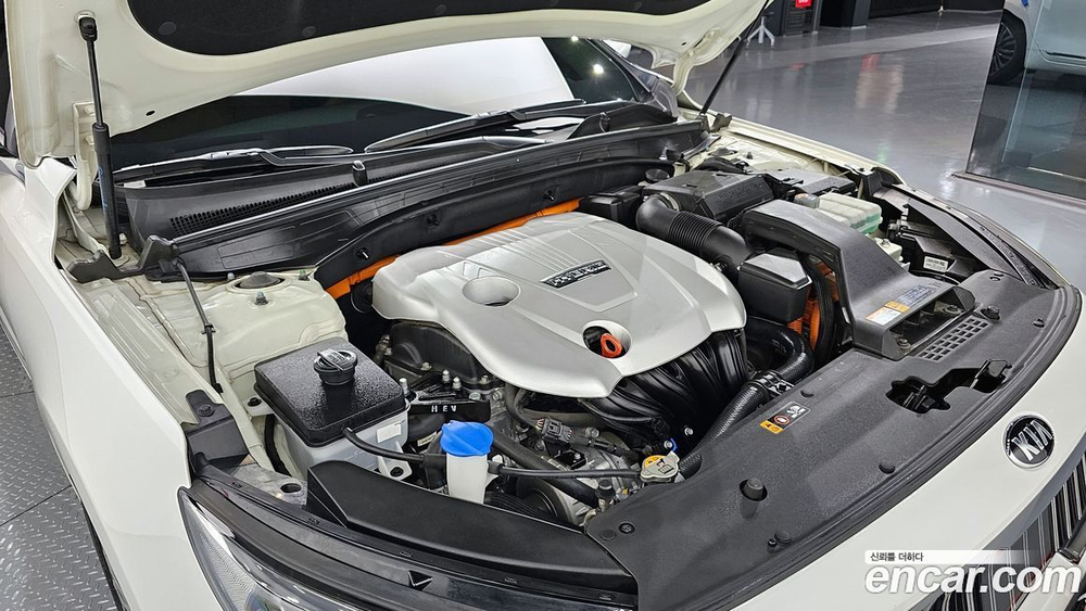 Kia K7 (Cadenza) Premier Hybrid Signatures (05.2020)