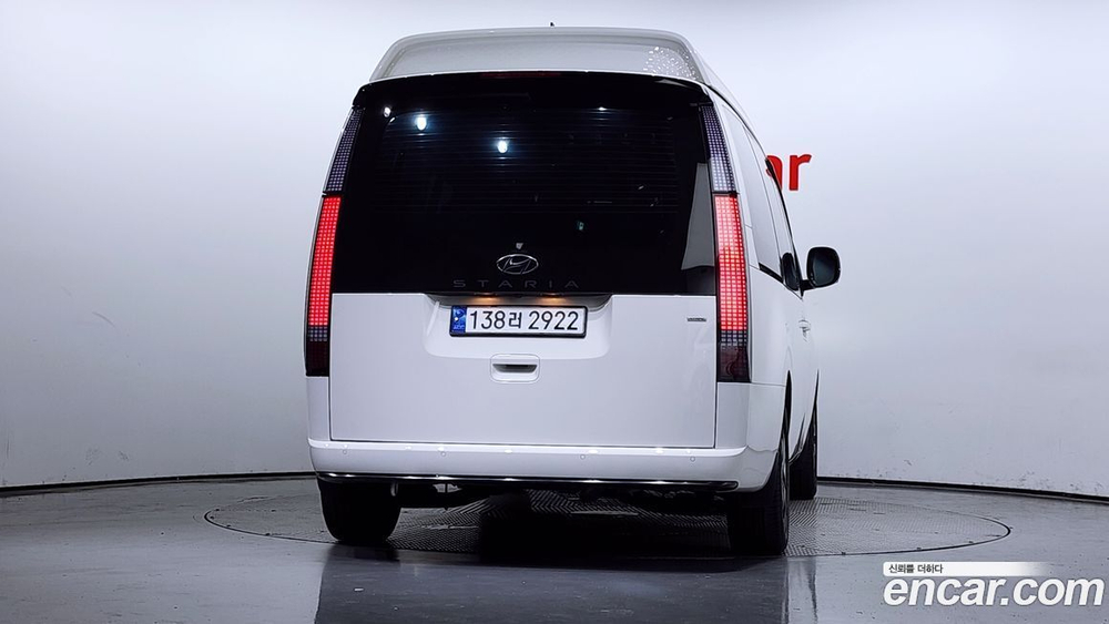 Hyundai Staria 4WD 라운지 9-и местный (11.2023)