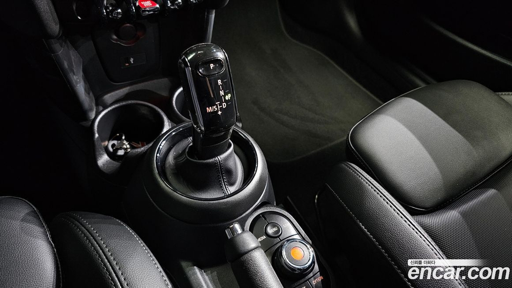 Mini Cooper Basic (06.2020)