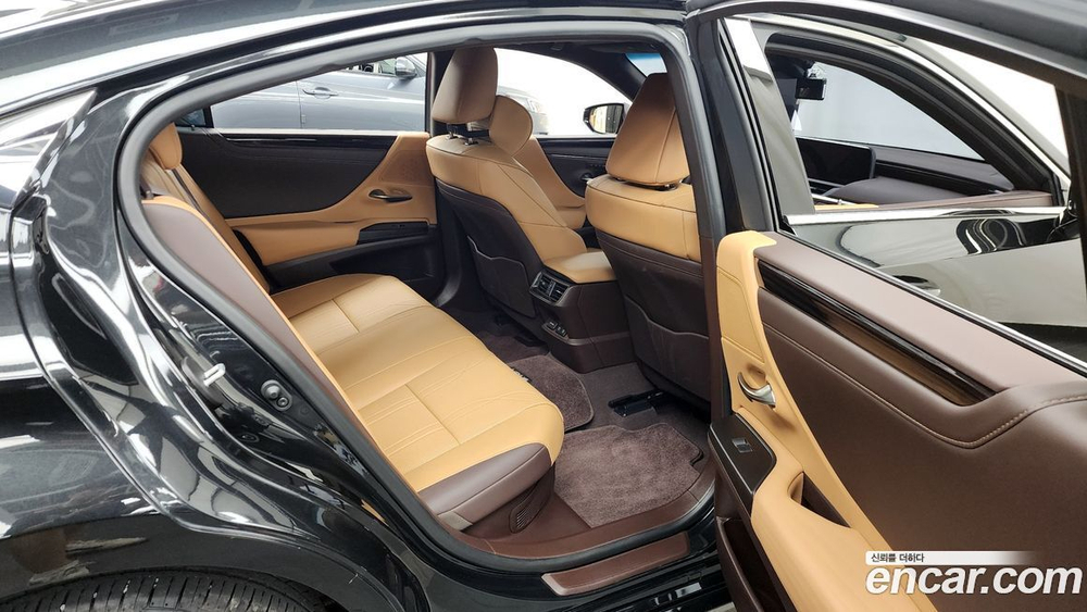 Lexus ES300h 7 Generation Luxury Plus (03.2021)