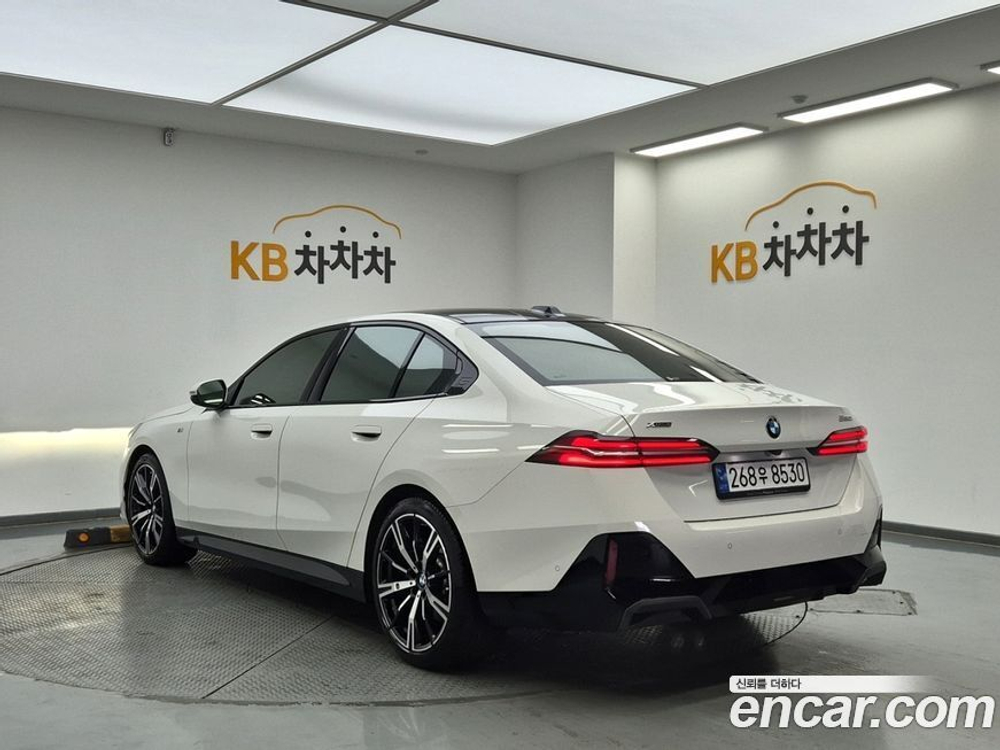 BMW 5 Series (G60) 530i xDrive M Sports (12.2023)